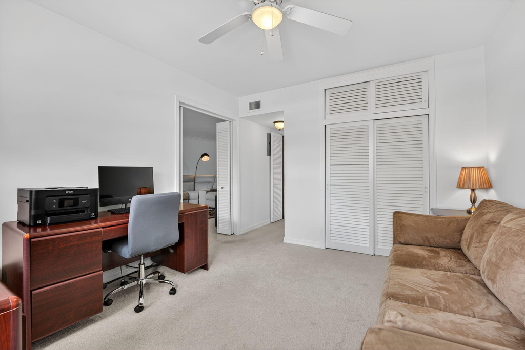 1166 Hillsboro - Photo 32