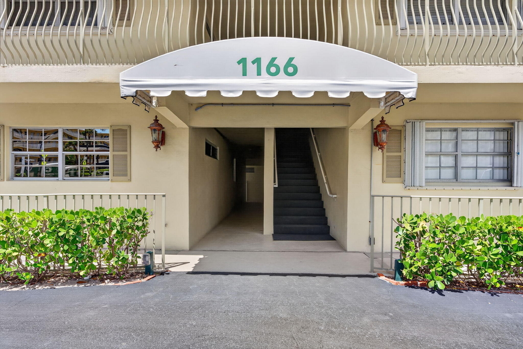 1166 Hillsboro - Photo 9