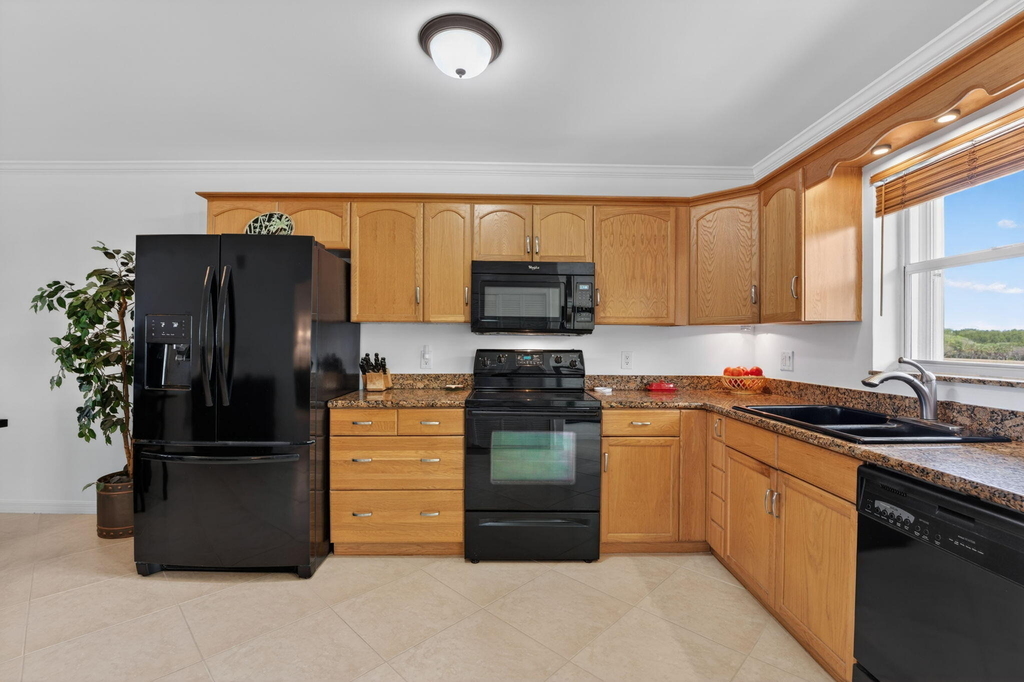 1166 Hillsboro - Photo 20