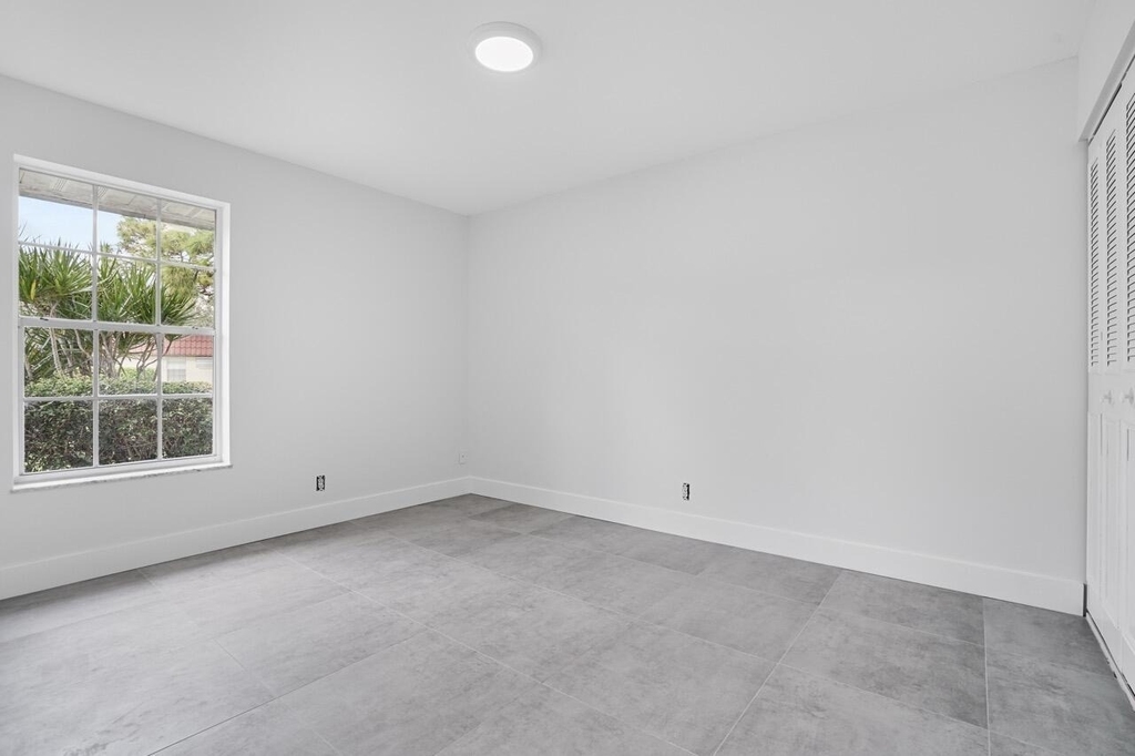 737 Nantucket Circle - Photo 13