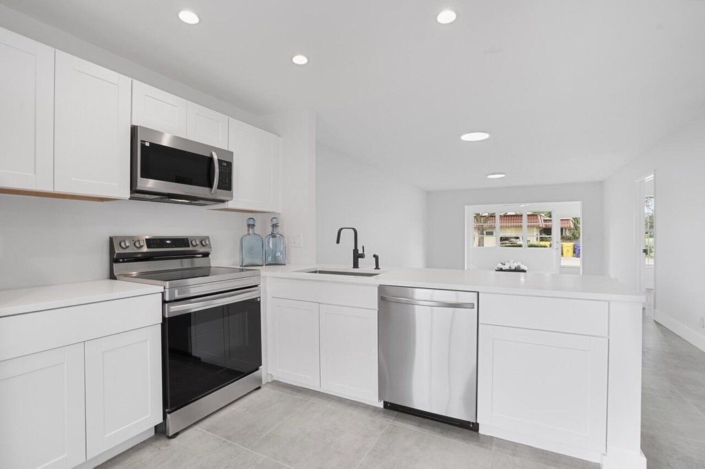 737 Nantucket Circle - Photo 9