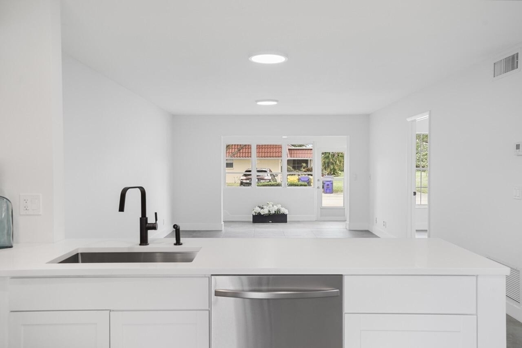 737 Nantucket Circle - Photo 8