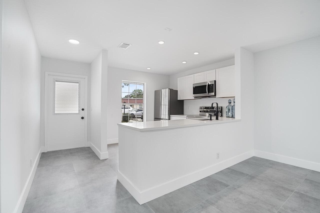 737 Nantucket Circle - Photo 1