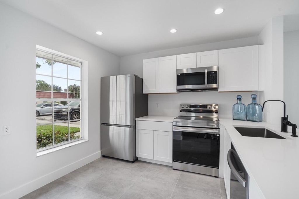 737 Nantucket Circle - Photo 10