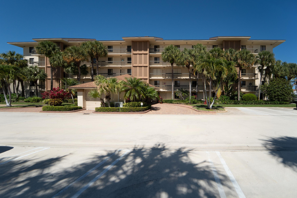 2501 Marina Isle Way - Photo 1