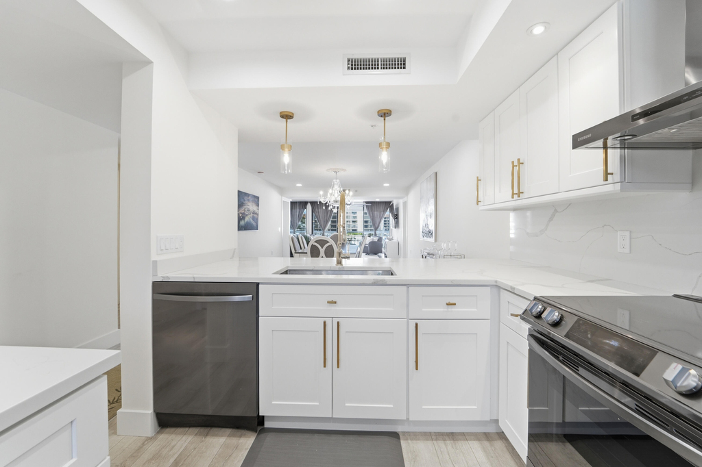 2501 Marina Isle Way - Photo 4