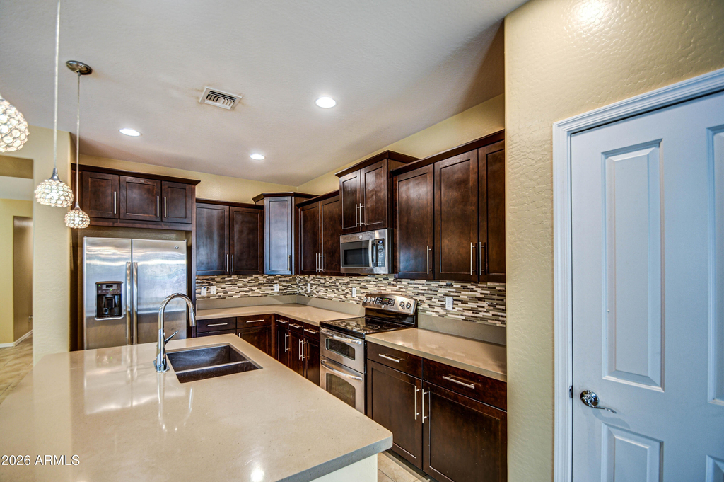 3114 E Franklin Avenue - Photo 5