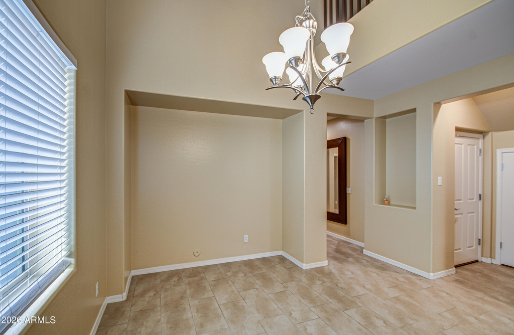 3114 E Franklin Avenue - Photo 3