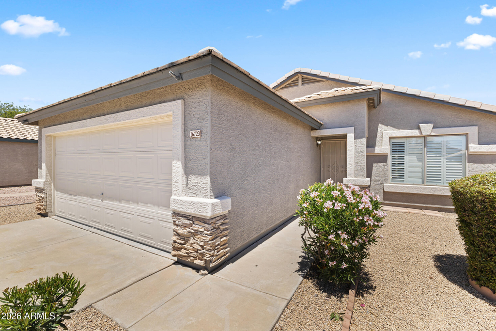 16723 N 160th Avenue - Photo 3