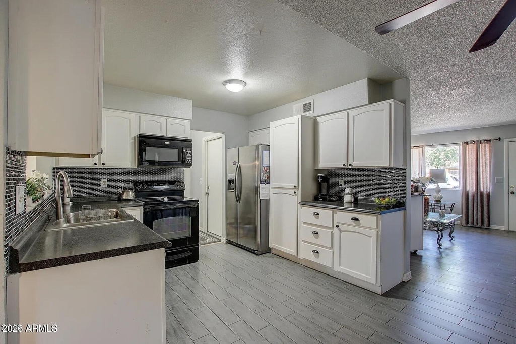 2755 E Michigan Avenue - Photo 3