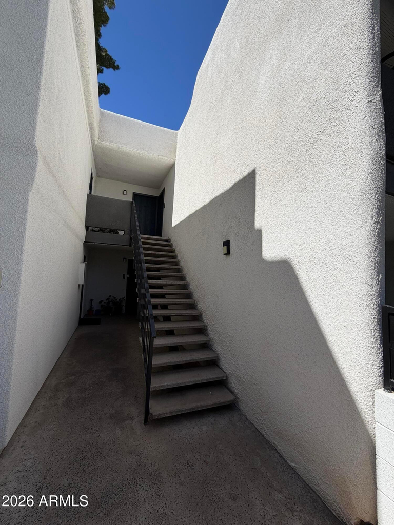 302 E Monte Vista Road - Photo 1