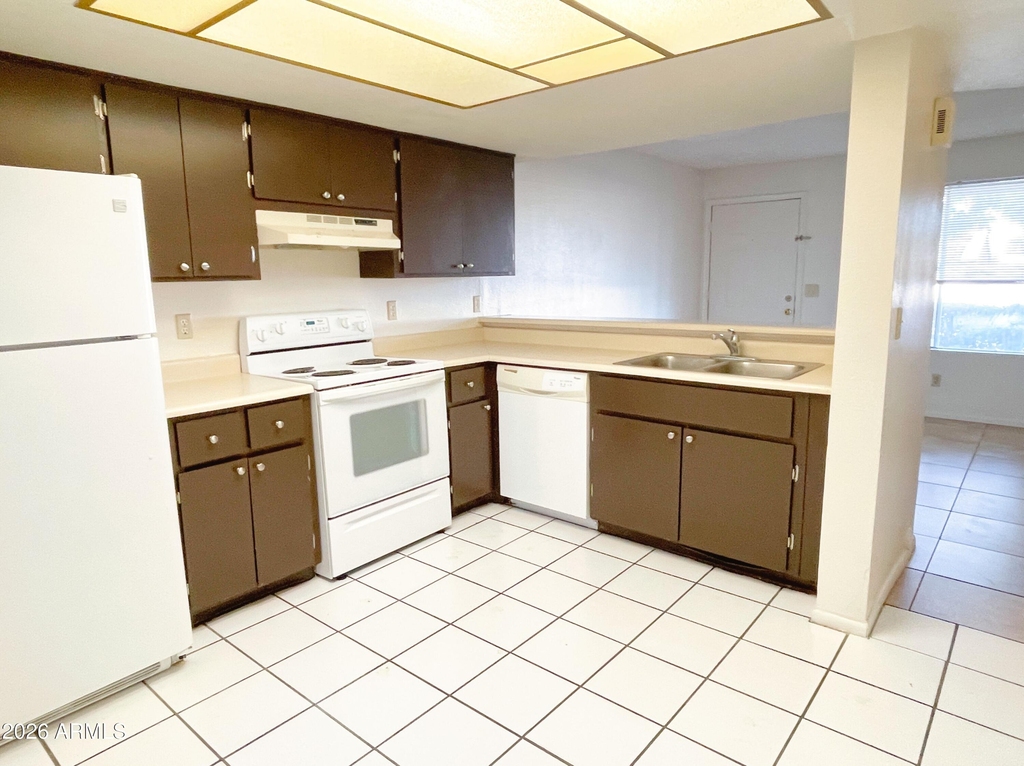 19601 N 7th Street - Photo 6
