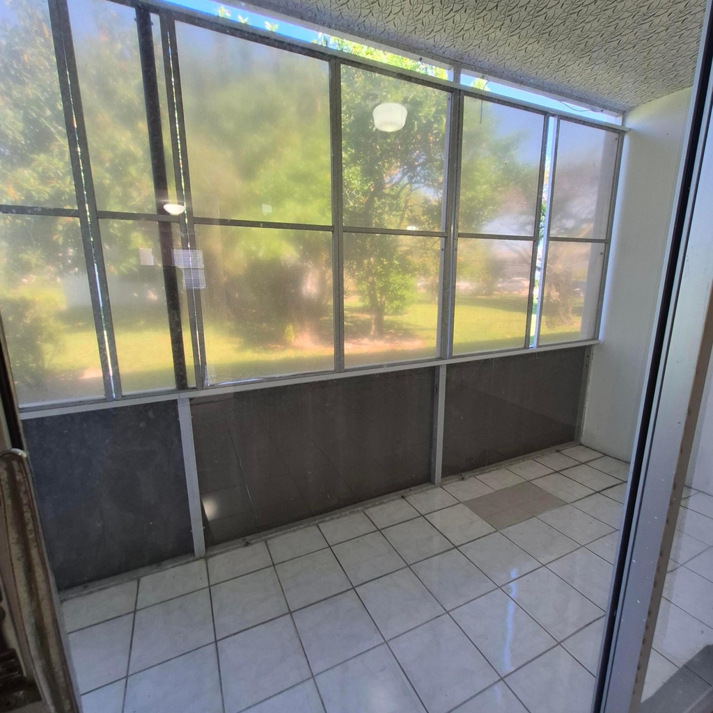 118 Kent H - Photo 6