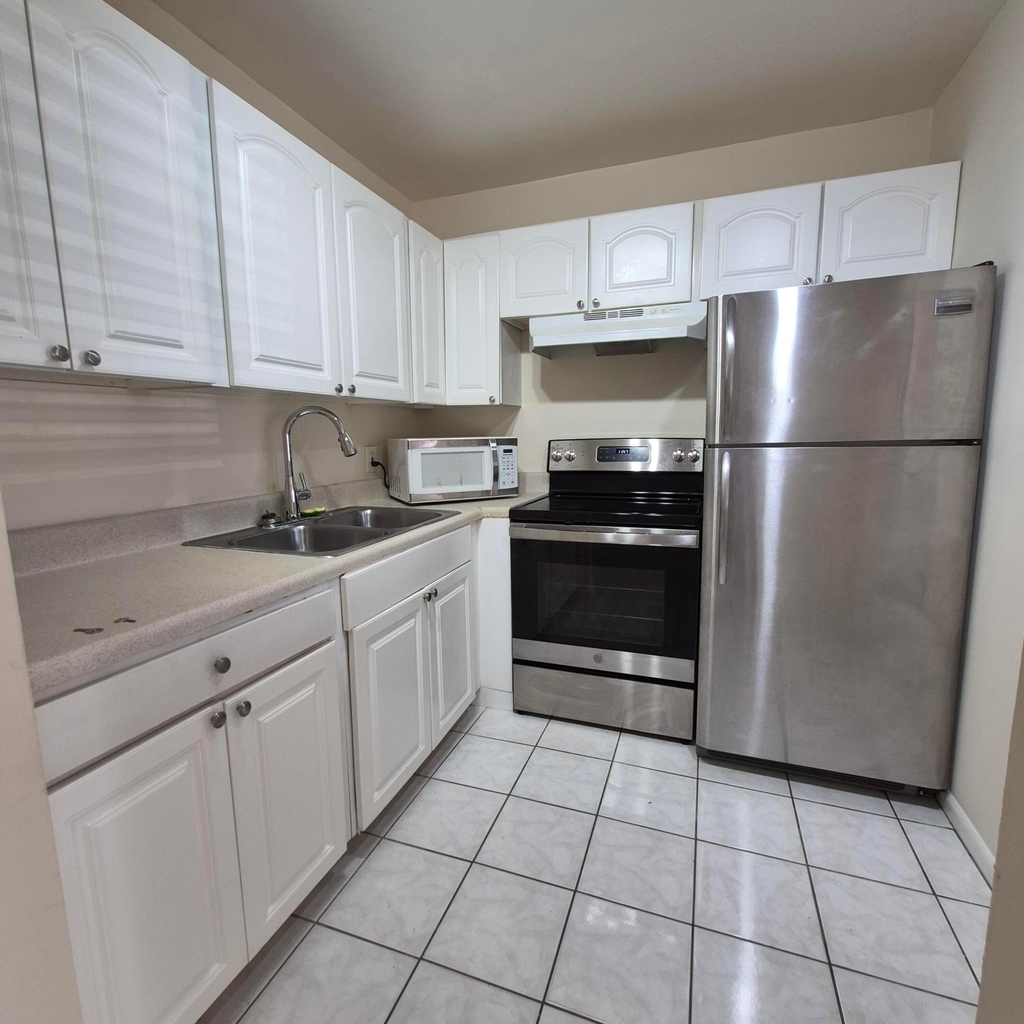 118 Kent H - Photo 2