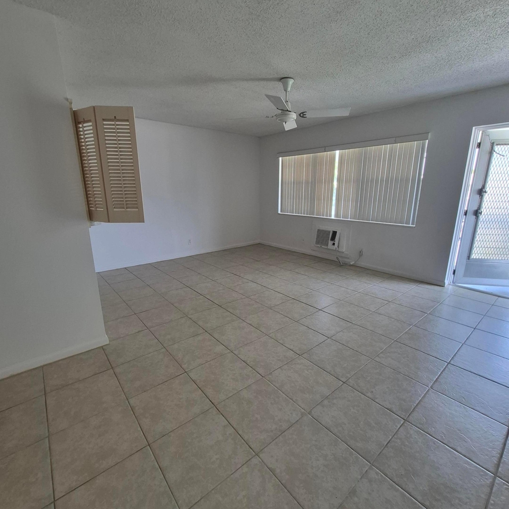 293 Sheffield L - Photo 2
