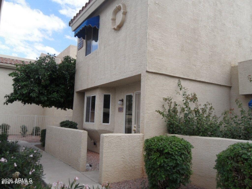 220 N 22nd Place - Photo 0