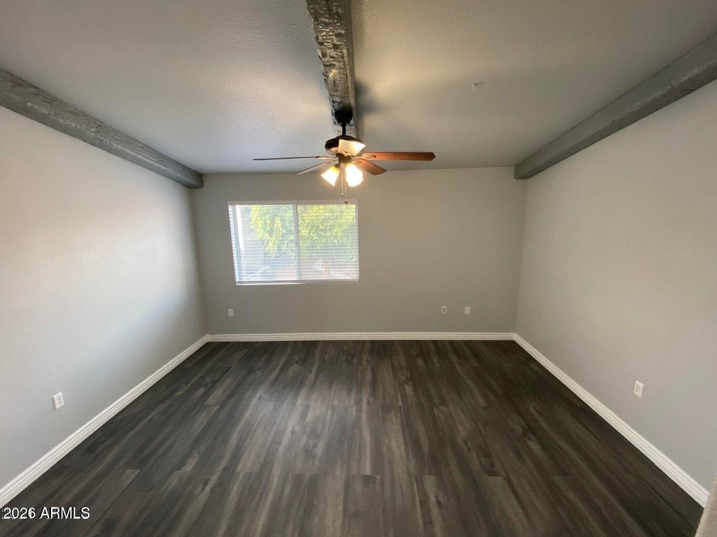 220 N 22nd Place - Photo 7