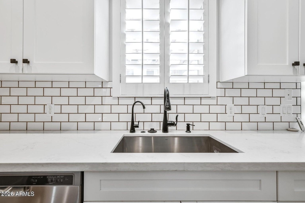 3030 N 38th Street - Photo 6