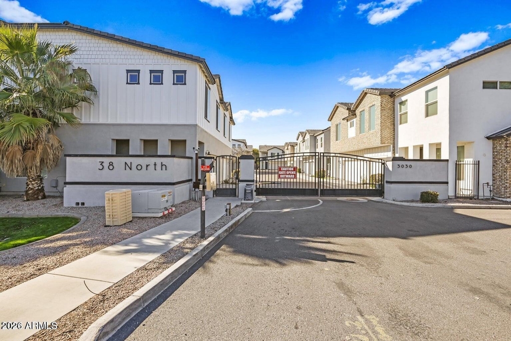 3030 N 38th Street - Photo 1