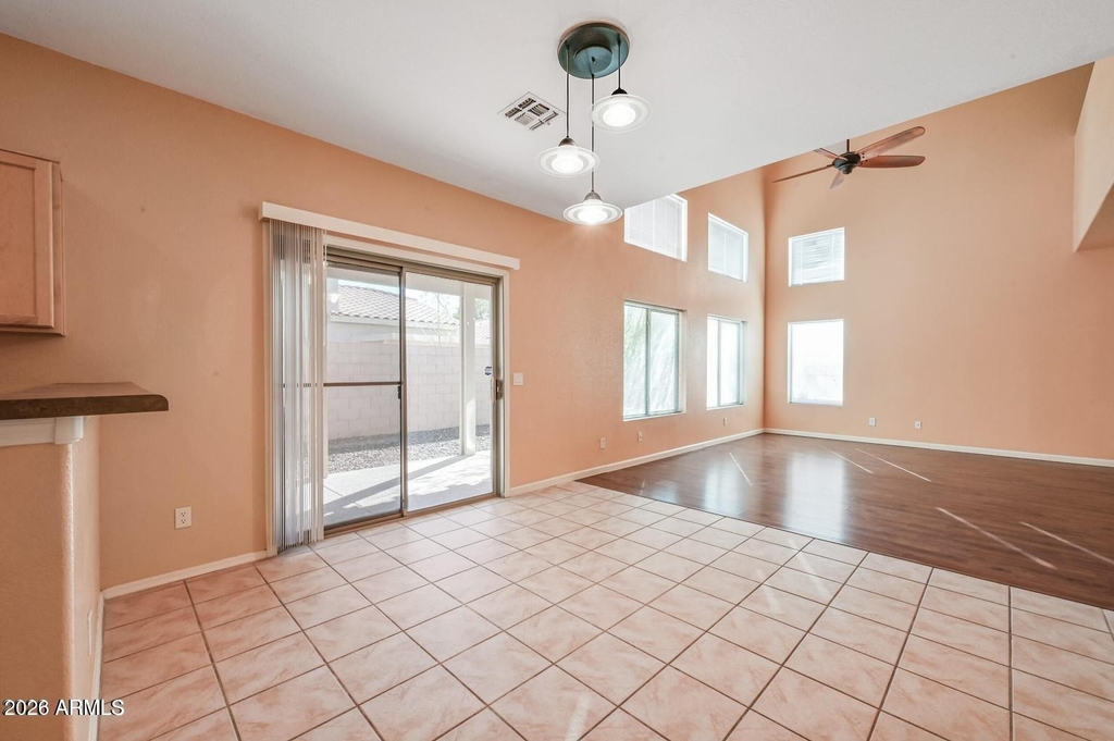 2621 E Waterview Court - Photo 6