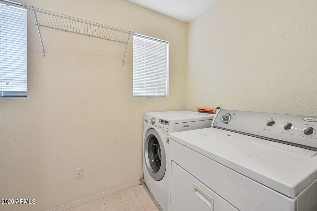 2621 E Waterview Court - Photo 14