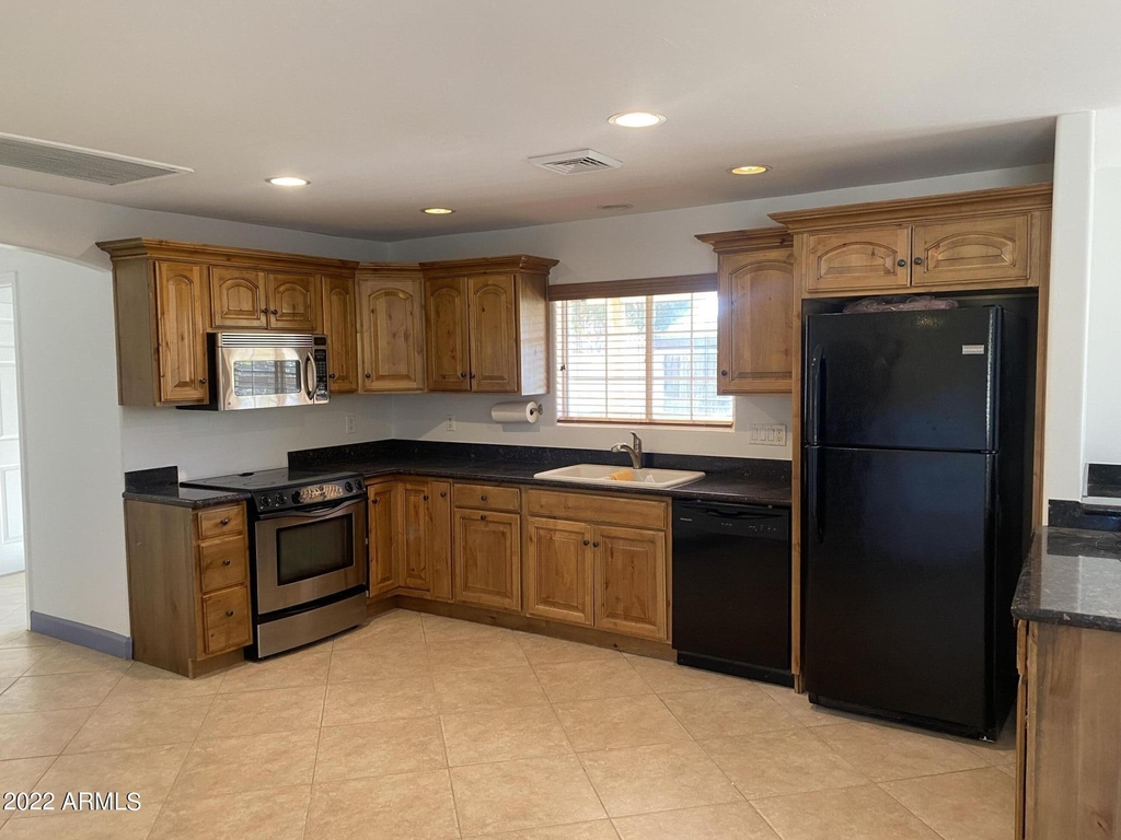 4341 E Vernon Avenue - Photo 4