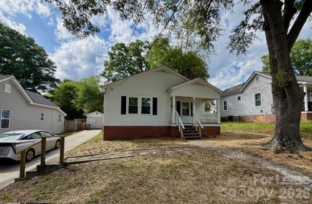 421 N East Avenue - Photo 1