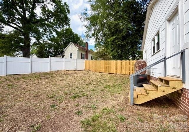 421 N East Avenue - Photo 10