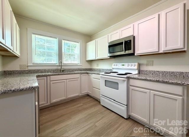 421 N East Avenue - Photo 4