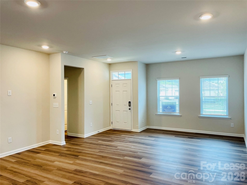 402 Sagecroft Lane - Photo 3
