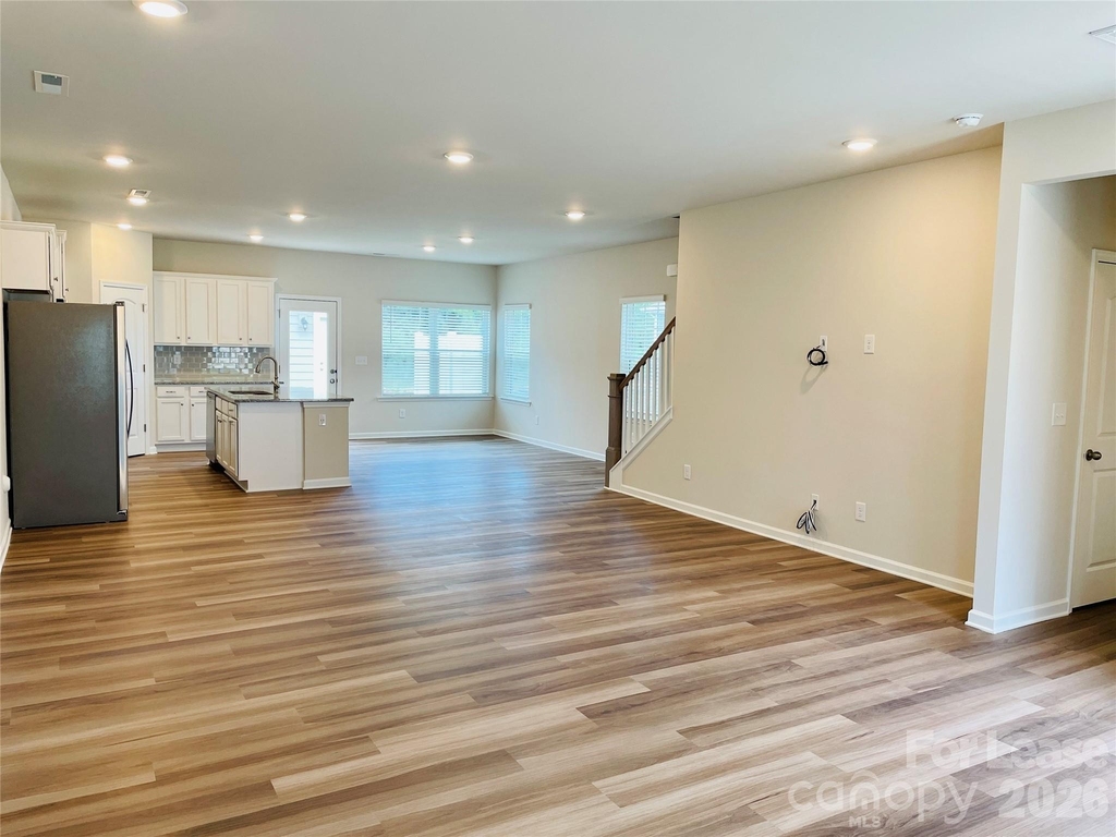 402 Sagecroft Lane - Photo 2