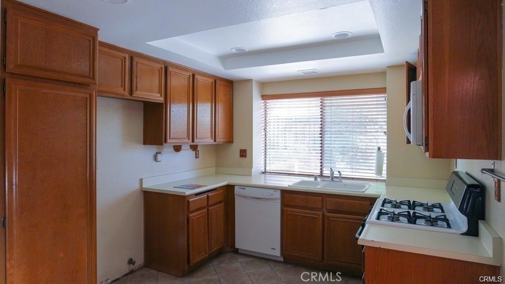 10596 Evergreen Dr - Photo 4