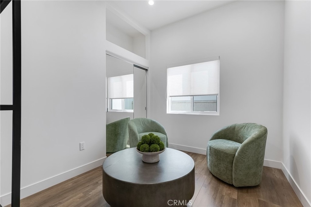 6208 Beeman Avenue - Photo 16