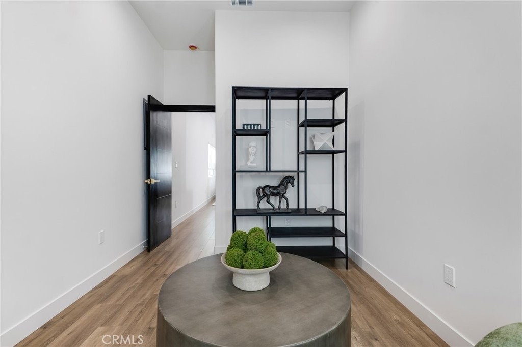 6208 Beeman Avenue - Photo 17