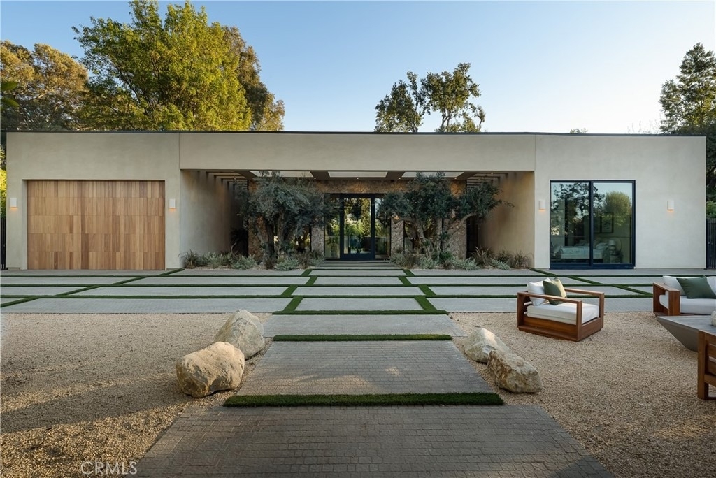23340 Collins - Photo 3