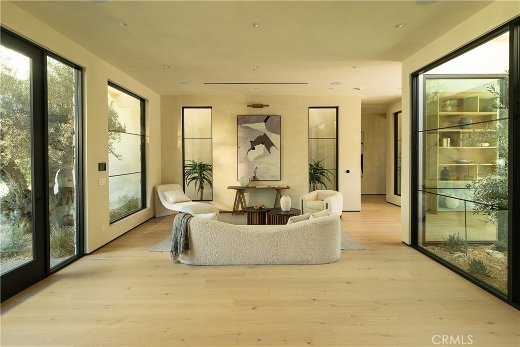 23340 Collins - Photo 13