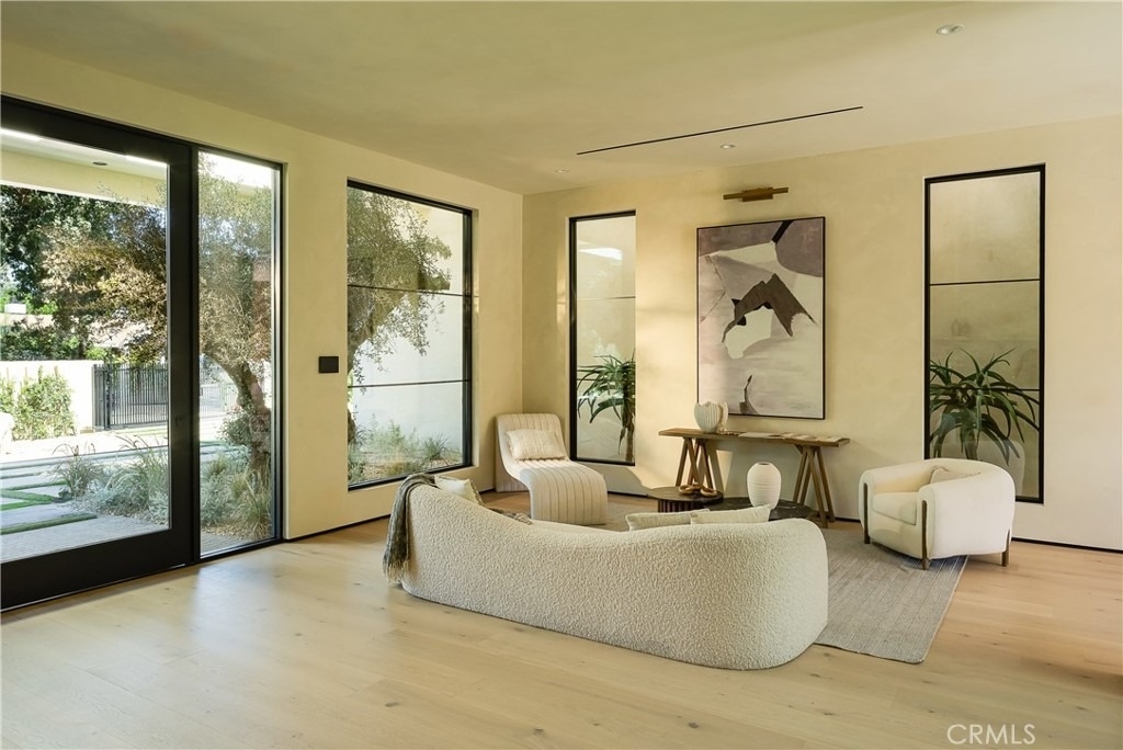 23340 Collins - Photo 12