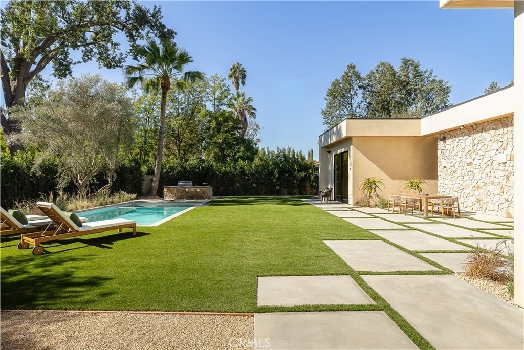 23340 Collins - Photo 10
