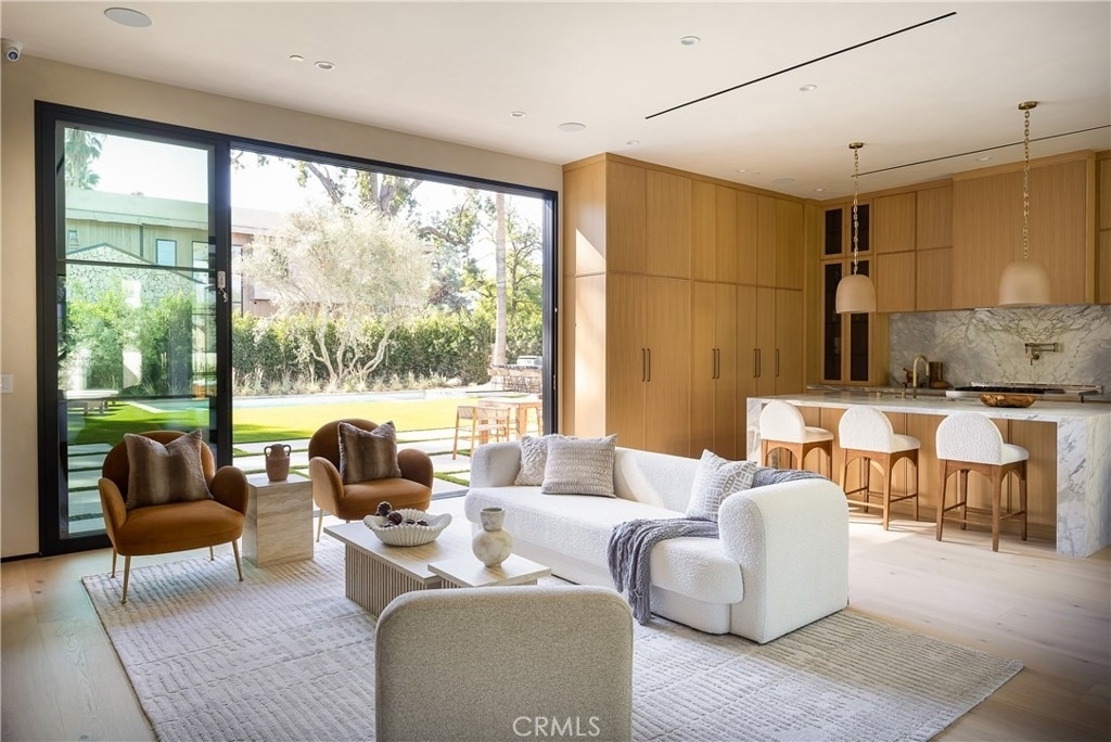 23340 Collins - Photo 19