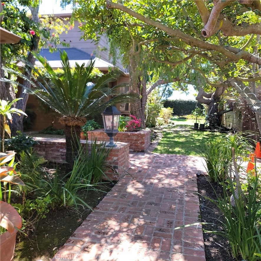 1100 Bel Air Place - Photo 4