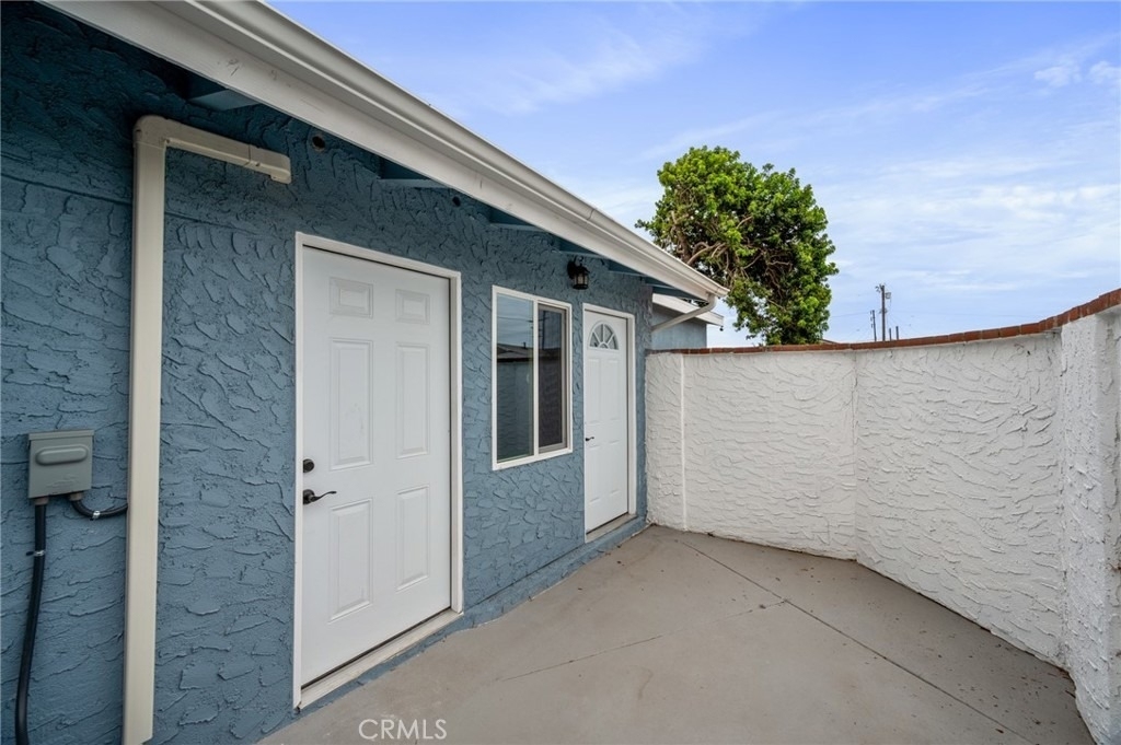1514 1/2 E Young Street - Photo 5