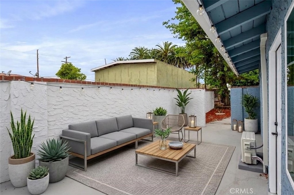 1514 1/2 E Young Street - Photo 3