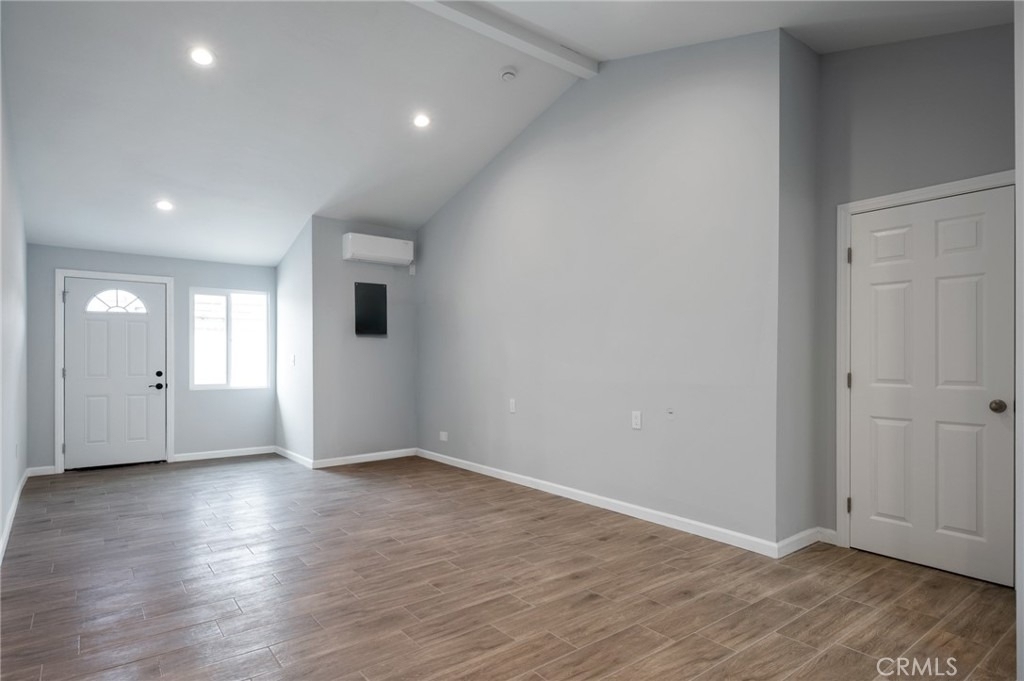 1514 1/2 E Young Street - Photo 7