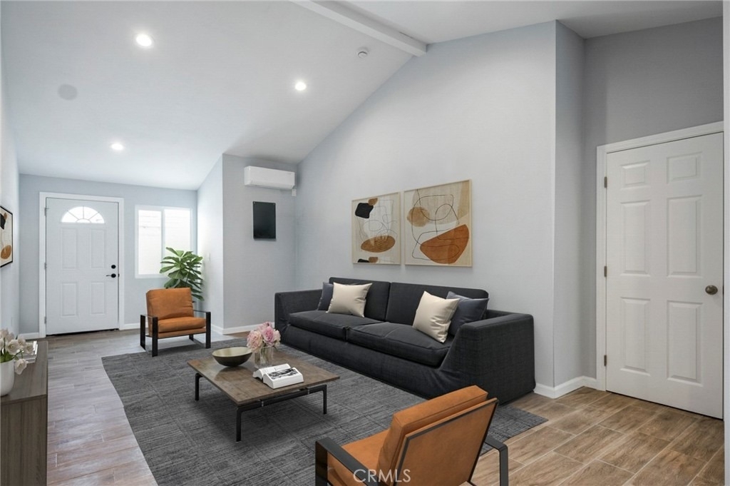 1514 1/2 E Young Street - Photo 6