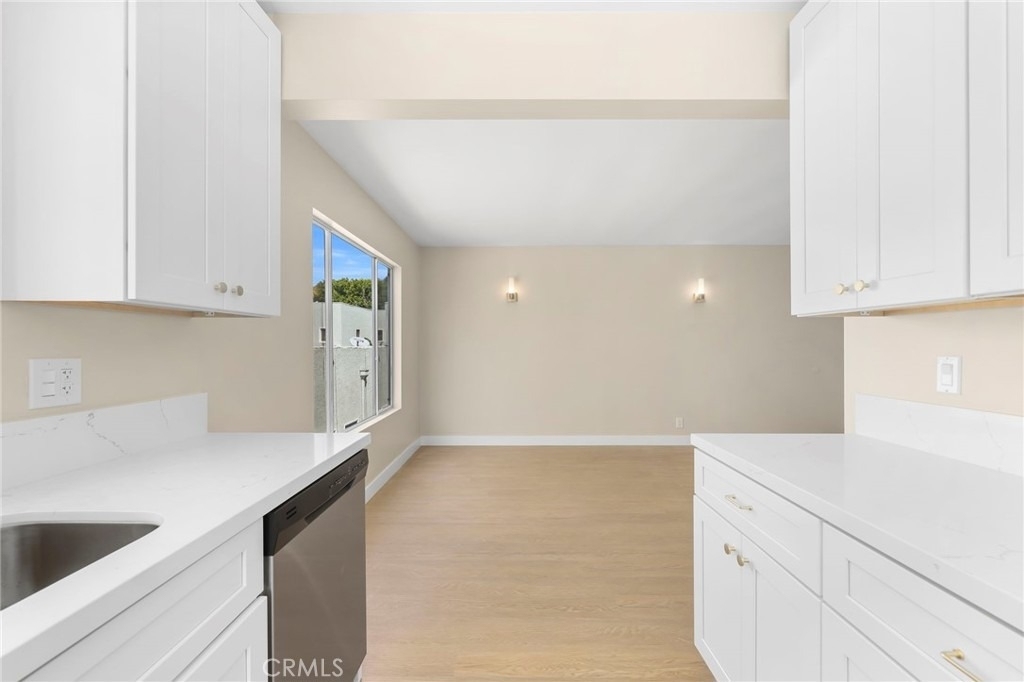 3020 E 3rd - Photo 14
