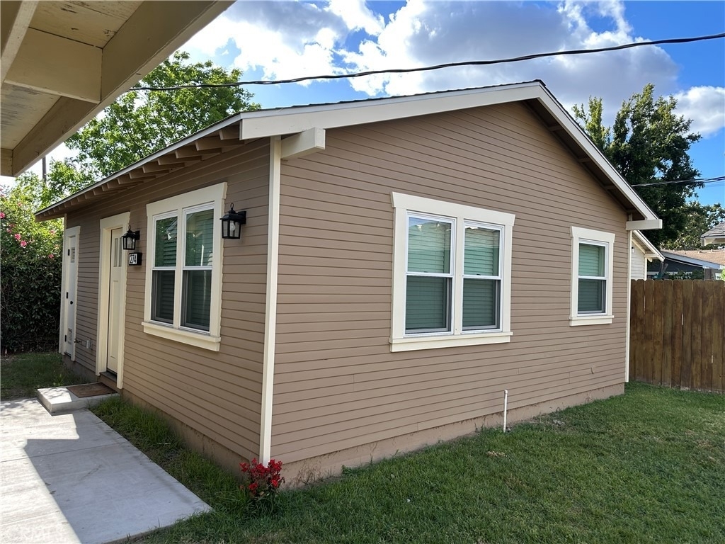 274 N Waverly - Photo 5