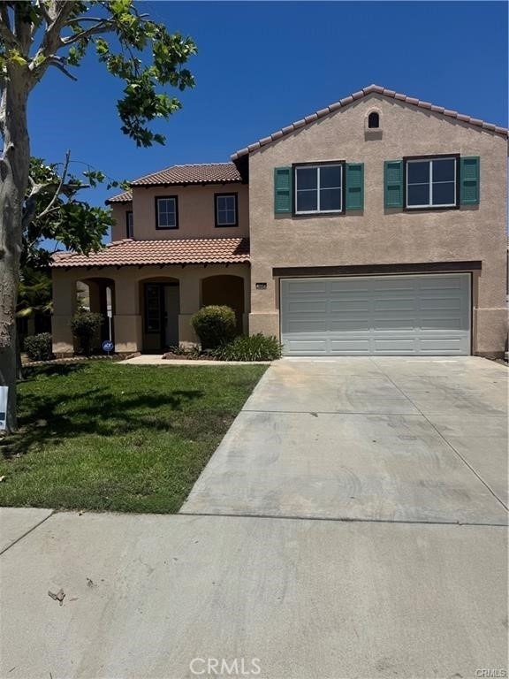 674 Myrtle Ave - Photo 0