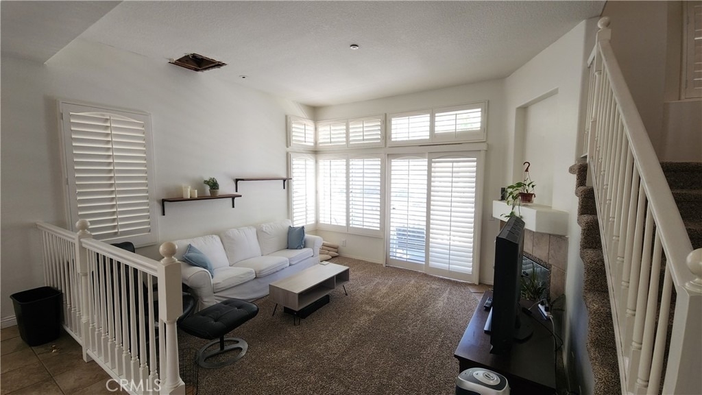 580 N Pageant - Photo 7