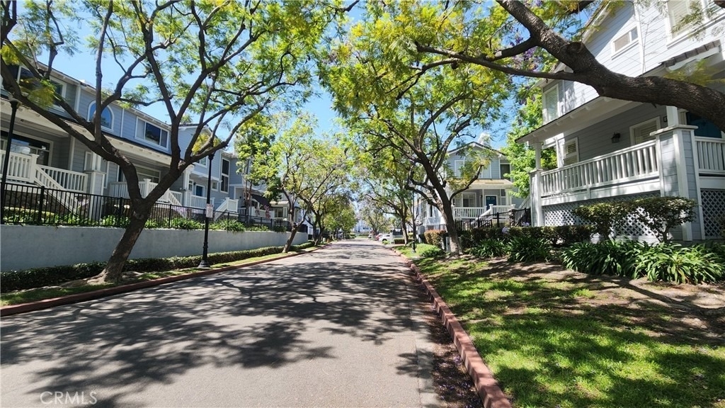 580 N Pageant - Photo 2