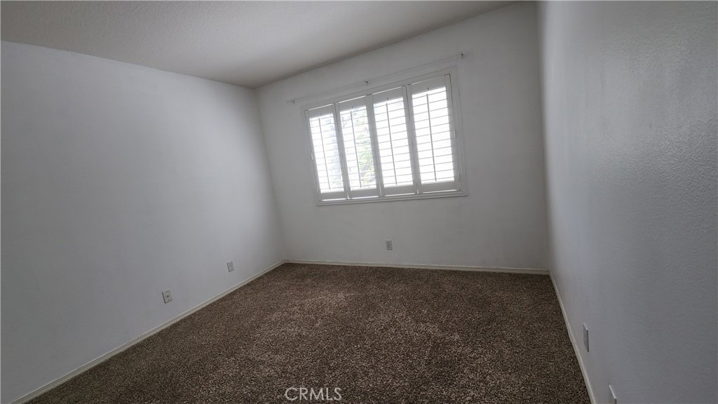 580 N Pageant - Photo 21